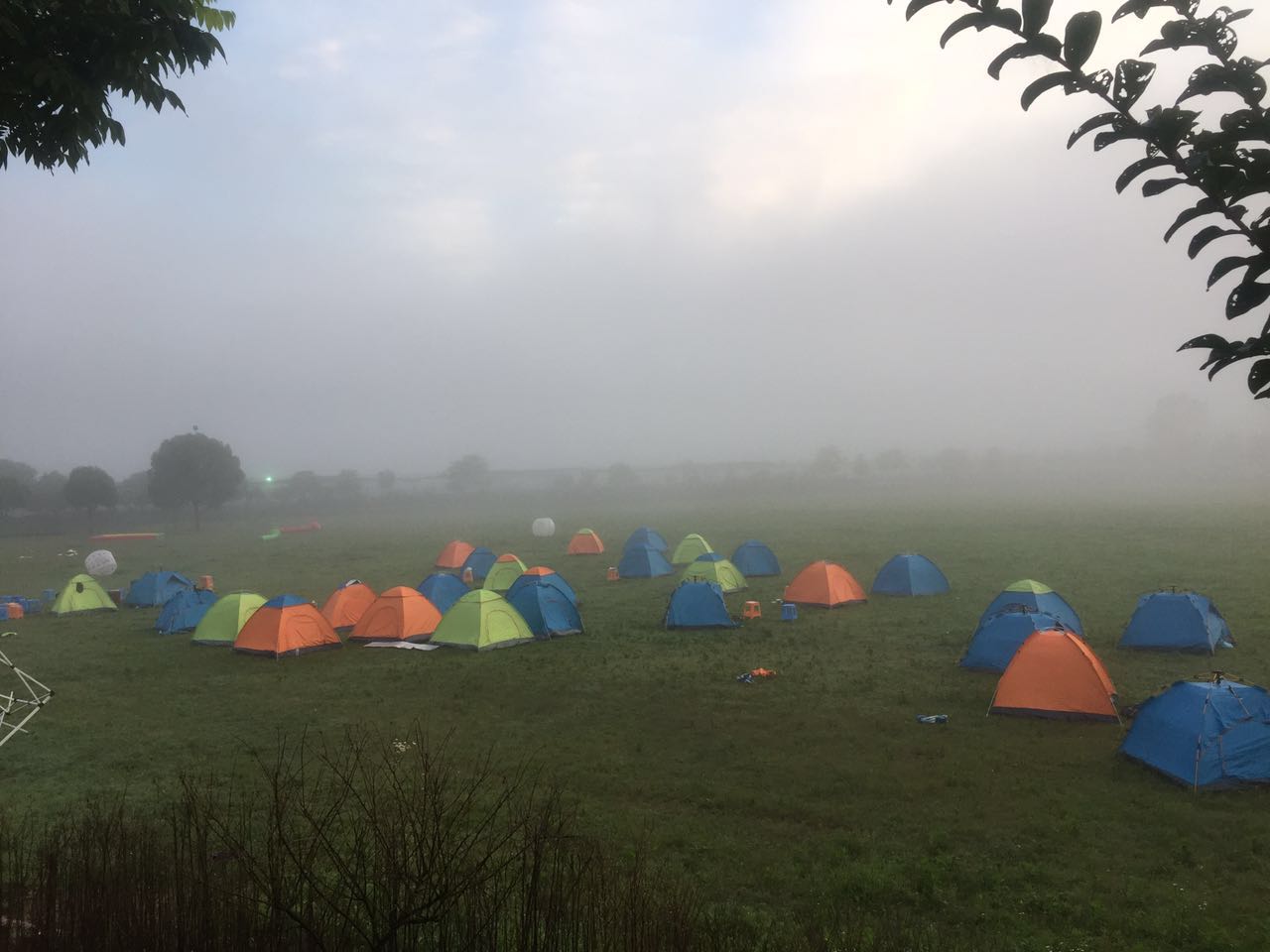 環氧-聚酯型粉末涂料促進劑，是制備混合型粉末涂料的核心助劑