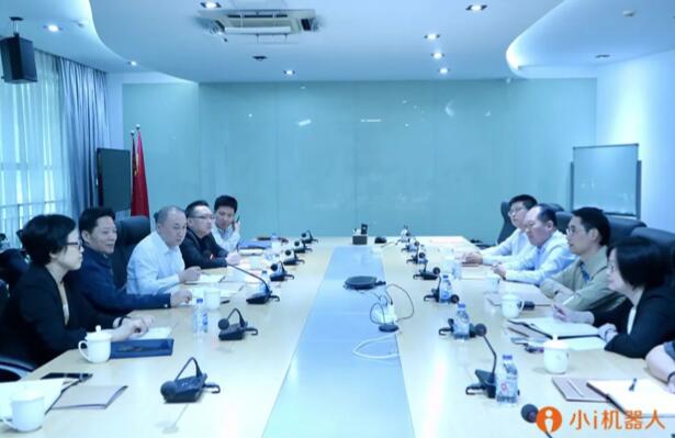 【合作伙伴】上海嘉定區(qū)委書記陸方舟一行蒞臨小i機(jī)器人調(diào)研考察