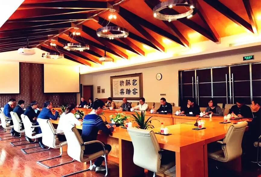 【動(dòng)態(tài)新聞】西湖區(qū)區(qū)委常委、常務(wù)副區(qū)長(zhǎng)葉澤一行蒞臨天堂硅谷